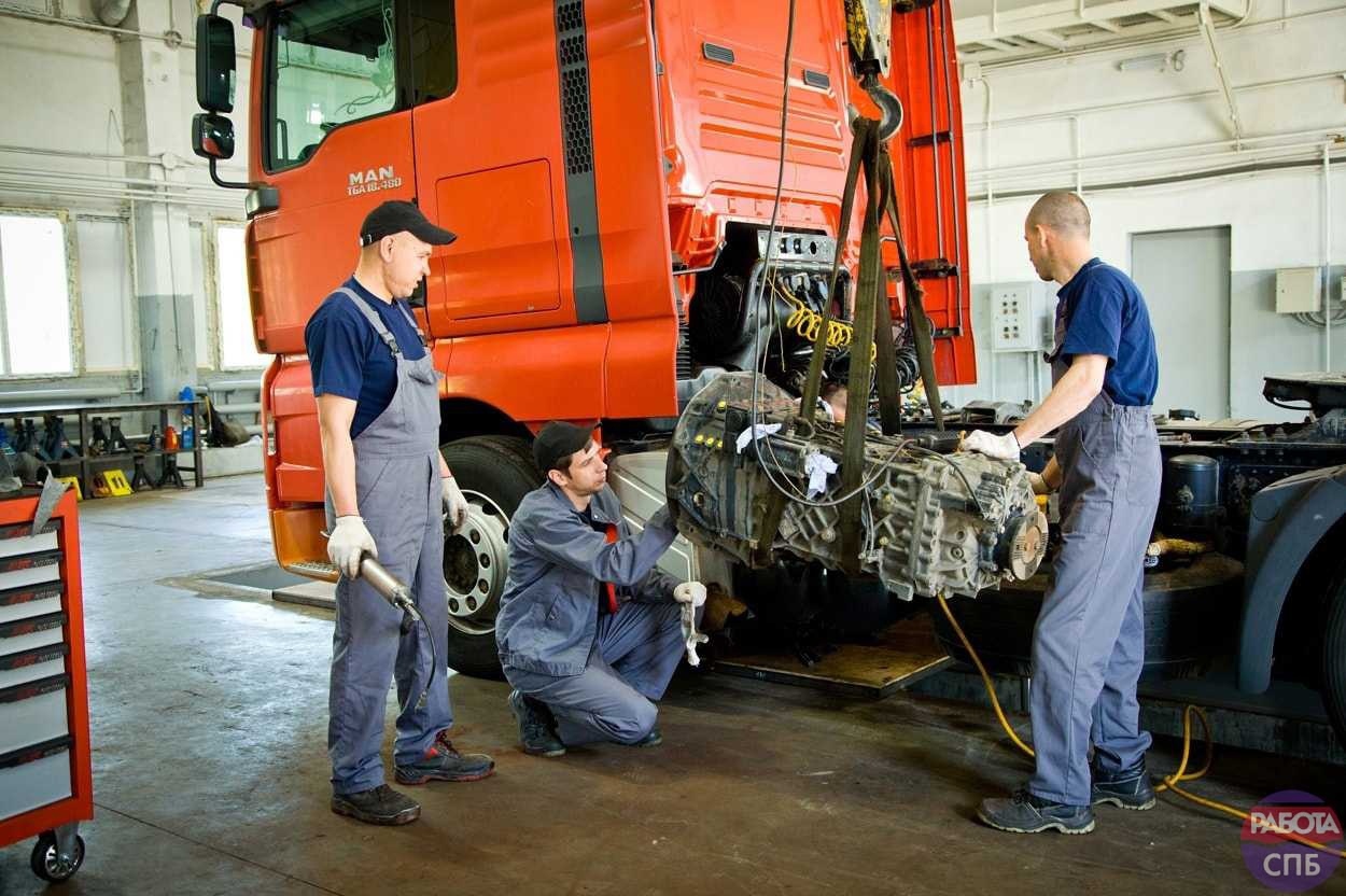 Ślusarz-mechanik do naprawy samochodów ciężarowych